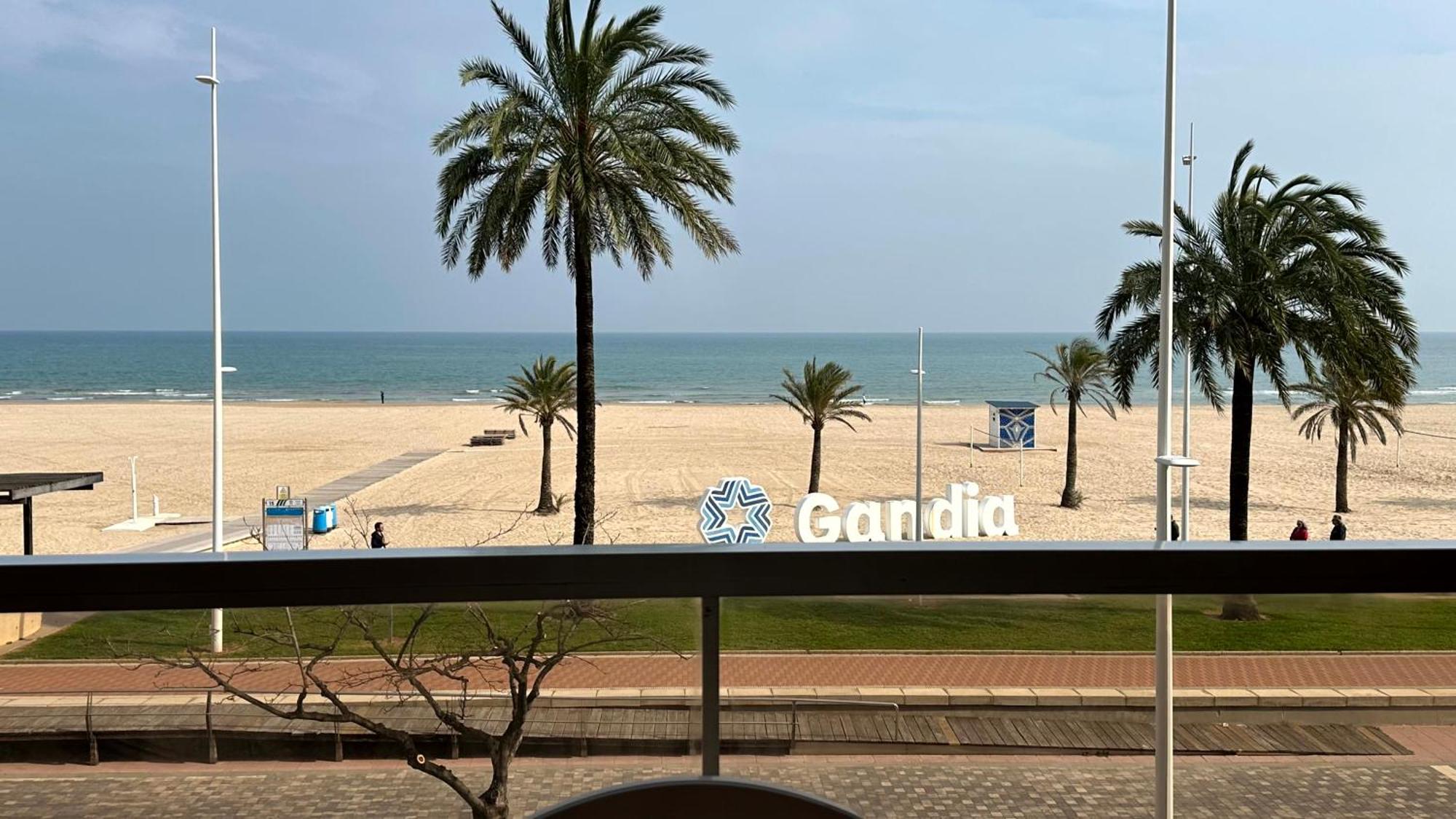 Capri Gandia Primera Linea - Alquiler Solo Familias Playa de Gandia Екстер'єр фото